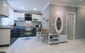 Little Palace Blue Apartment